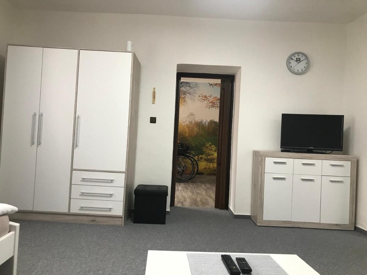 Cyklo-Moto Apartman Lomnice nad Luznici ภายนอก รูปภาพ