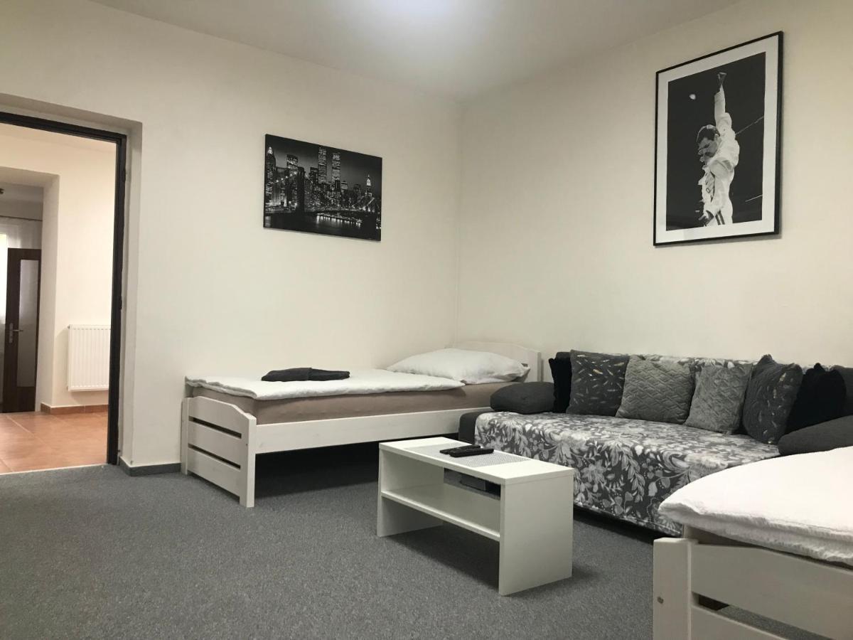 Cyklo-Moto Apartman Lomnice nad Luznici ภายนอก รูปภาพ